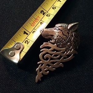 Wolf Brooch-pin